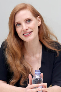 jessica-chastain-quotmollys-gamequot-press-conference-in-santa-monica-ca-11717-18.jpg