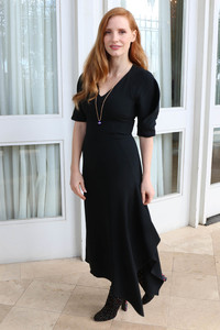 jessica-chastain-quotmollys-gamequot-press-conference-in-santa-monica-ca-11717-31.jpg