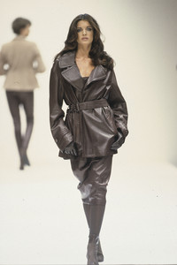 jill-sander-fw-1992-1.thumb.jpg.bb717eb6c89fe4f961284cae31dec44c.jpg