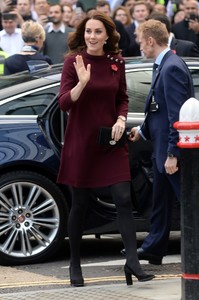 kate-middleton-arrives-at-ubs-building-in-london-11-08-2017-3.jpg