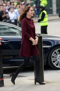 kate-middleton-arrives-at-ubs-building-in-london-11-08-2017-4.jpg