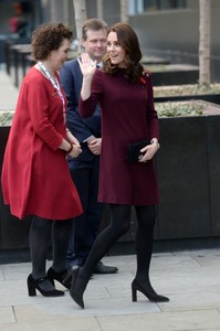 kate-middleton-arrives-at-ubs-building-in-london-11-08-2017-5.jpg