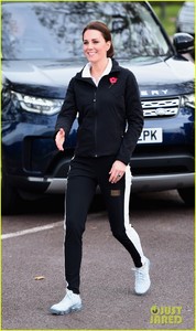 kate-middleton-first-solo-appearance-07.jpg