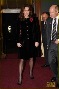 kate-middleton-joins-the-queen-at-festival-of-remembrance-07.jpg