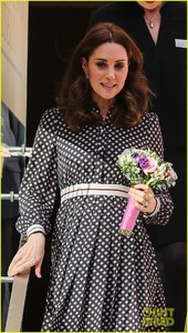 kate-middleton-on-prince-harrys-engagement-to-meghan-markle-its-such-exciting-02.jpg