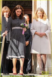 kate-middleton-on-prince-harrys-engagement-to-meghan-markle-its-such-exciting-28.jpg