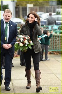 kate-middleton-shares-fond-memories-of-gardening-at-robin-hood-primary-school-13.jpg