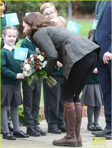 kate-middleton-shares-fond-memories-of-gardening-at-robin-hood-primary-school-14.jpg