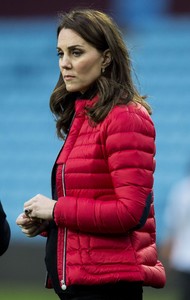 kate-middleton-visits-aston-villa-football-club-in-birmingham-11-22-2017-0.jpg