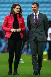 kate-middleton-visits-aston-villa-football-club-in-birmingham-11-22-2017-15.jpg