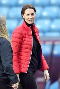 kate-middleton-visits-aston-villa-football-club-in-birmingham-11-22-2017-19.jpg