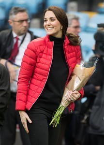 kate-middleton-visits-aston-villa-football-club-in-birmingham-11-22-2017-4.jpg