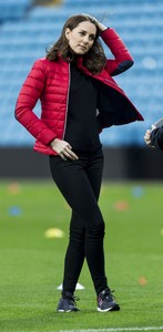 kate-middleton-visits-aston-villa-football-club-in-birmingham-11-22-2017-7.jpg