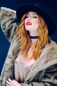 katherine-mcnamara-bellus-magazine-december-2016-photoshoot-part-iii-1.thumb.jpg.6f0d4165dfc718df2a4f1fe7caa553da.jpg