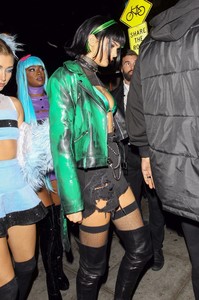 kendall-jenner-and-hailey-baldwin-at-delilah-in-west-hollywood-103117-22.jpg