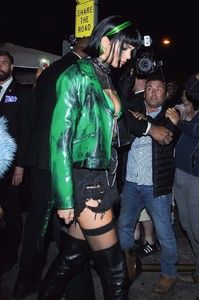 kendall-jenner-and-hailey-baldwin-at-delilah-in-west-hollywood-103117-25.jpg