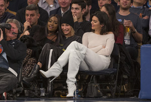 kendall-jenner-at-the-new-york-knicks-vs-la-clippers-in-nyc-11202017-6.jpg