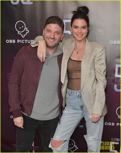 kendall-jenner-blake-griffin-attend-the-5th-quarter-premiere-04.jpg