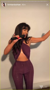 kim-kardashian-dresses-as-selena-quintanillla-for-final-halloween-costume-07.jpg