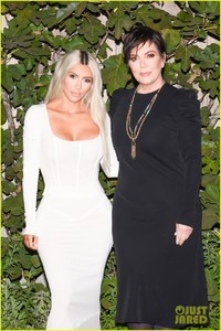 kim-kardashian-gets-support-from-sister-khloe-mom-kris-jenner-at-kkw-fragrance-11.jpg