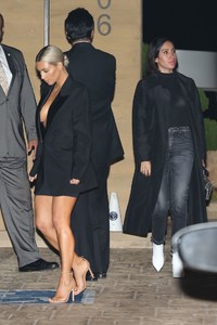 kim-kardashian-night-out-nobu-restaurant-in-malibu-11-15-2017-6.jpg