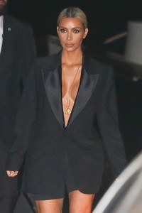 kim-kardashian-night-out-nobu-restaurant-in-malibu-11-15-2017-8.jpg