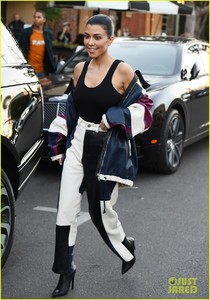 kourtney-kardashian-has-a-stylish-day-filming-kuwtk2-09.jpg