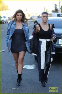 kourtney-kardashian-has-a-stylish-day-filming-kuwtk2-11.jpg