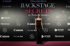 lily-aldridge-mercedes-benz-backstage-secrets-in-shanghai-11-18-2017-2.thumb.jpg.77b62f8ef45d7cb98d7000cf8bb964dd.jpg