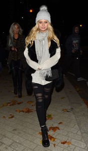 lottie-moss-and-emily-blackwell-winter-wonderland-in-london-11-16-2017-1.jpg