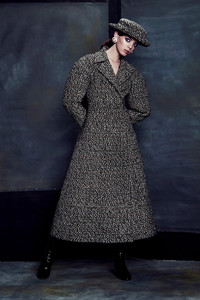 mariana_zaragoza_chanel_alta_costura_otono_invierno_2017_325163702_667x1000.jpg