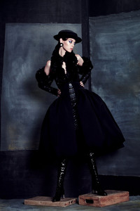 mariana_zaragoza_chanel_alta_costura_otono_invierno_2017_617297428_667x1000.jpg