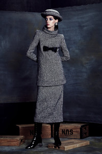 mariana_zaragoza_chanel_alta_costura_otono_invierno_2017_629832067_667x1000.jpg