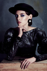 mariana_zaragoza_chanel_alta_costura_otono_invierno_2017_959993790_667x1000.jpg