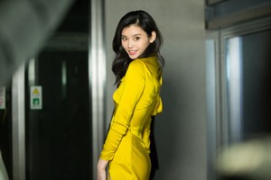 ming-xi-russell-james-backstage-secrets-book-launch-in-shanghai-china-111817-8.jpg