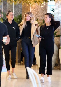 natasha-oakley-and-devin-brugman-shopping-at-bondi-junction-in-sydney-11-06-2017-1.jpg