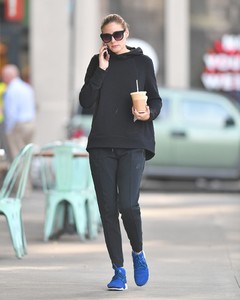 olivia-palermo-in-nike-workout-gear-brooklyn-ny-11-03-2017-6.jpg