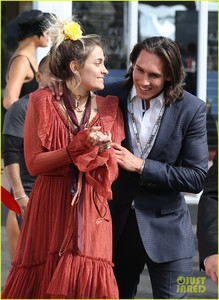 paris-jackson-melbourne-cup-shaman-mystery-guy-02.jpg