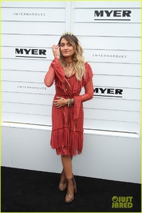 paris-jackson-melbourne-cup-shaman-mystery-guy-05.jpg