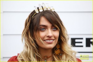 paris-jackson-melbourne-cup-shaman-mystery-guy-07.jpg