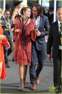 paris-jackson-melbourne-cup-shaman-mystery-guy-08.jpg