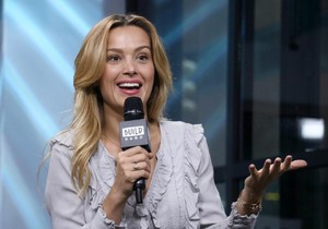 petra-nemcova-at-build-studio-discussing-hands-and-hearts-smart-response-11-14-2017-0.jpg