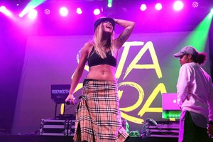 rita-ora-performs-live-at-harrahs-in-chester-13.jpg