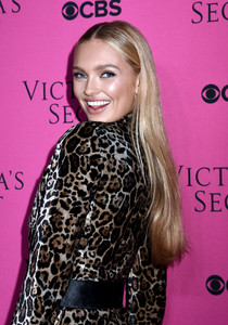 romeestrijd_victoriassecretfashionshowviewingparty2017-33.jpg