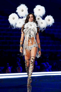 sarasampaio_victoriassecretfashionshow2017-36.jpg