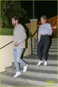 scott-disick-and-sofia-richie-couple-up-for-calabasas-sushi-date-02.jpg