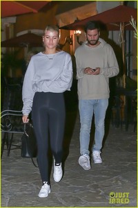 scott-disick-and-sofia-richie-couple-up-for-calabasas-sushi-date-08.jpg