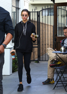 selena-gomez-at-alfred-coffee-in-la-11317-18.jpg