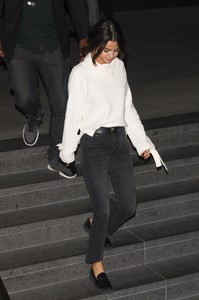 selena-gomez-leaving-mortons-steakhouse-in-la-11317-6.jpg