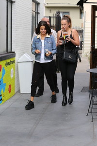 selena-gomez-out-for-lunch-in-la-11217-35.jpg